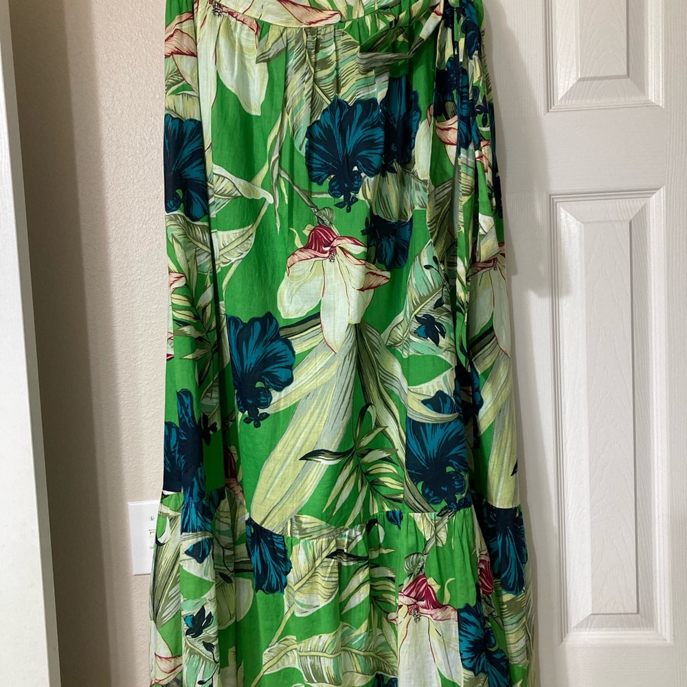 Green floral Ann Taylor cotton tiered skirt.